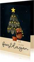 Kerstkaart met illustratie van kerstboom met ster en beertje