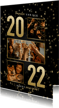 Nieuwjaarskaart met gouden 2022, sterren en fotocollage