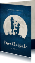 Save the Date kaart met silhouet van aanzoek in volle maan