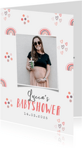 Uitnodigingskaart babyshower meisje regenboog hartjes foto