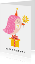 Verjaardagskaart roze vogel met bloem en kado
