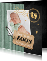 Felicitatie geboorte houtlook foto label stempel goud groen
