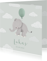 Geboortekaartje met olifantje aan ballon en wolkjes
