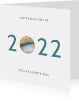 Geschäftliche Neujahrskarte mit 2022 Weltkugel