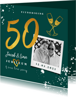Jubileumkaart 50 jaar huwelijk groen stijlvol met champagne