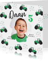 Kinderfeestje uitnodiging tractor hip confetti foto groen