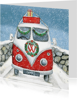 Leuke kerstkaart van een VW busje in de sneeuw