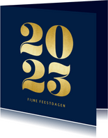 Minimalistische nieuwjaarskaart met groot jaartal in blauw