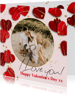 Romantische valentijnskaart 3D harten goudlook hartjes foto