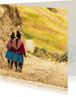 Vriendschapskaart met twee Peruaanse vrouwen wandelend