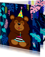 Vrolijke verjaardagskaart met beer met taart