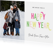 Hippe nieuwjaarskaart met gekleurde letters en foto
