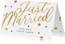 Felicitatiekaart Just Married typografisch goud confetti