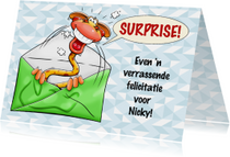 Grappige verjaardagskaart giraf in envelop surprise!