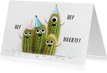 Grappige verjaardagskaart met cactussen met oogjes en feest