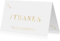 Typografische bedankkaart met minimalistische gouden tekst