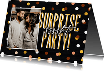Uitnodiging surprise party krijtbord met confetti en foto