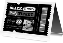 Uitnodiging themafeest black & white ticket foto