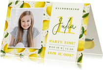 Vrolijke zomerse kinderfeestje uitnodiging met citroentjes