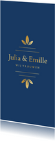 Stijlvolle langwerpige trouwkaart met gouden ornament blauw