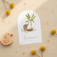 Boogkaart geboortekaartje olifant mandje baby bananenboom