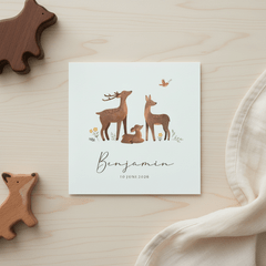 Geboortekaartje hertenfamilie bloemen vogel lief