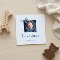 Geboortekaartje klassiek jongen foto strikje blauwe stippen