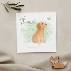 Geboortekaartje puppy groene achtegrond met hartjes vlinder