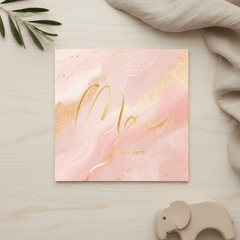 Geboortekaartje vierkant roze marmer met goud meisje