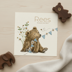 Geboortekaartje zoon met beertje en bijtje tussen de bloemen