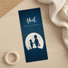 Langwerpig geboortekaartje silhouet broertjes in volle maan