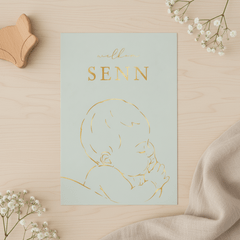 Lief geboortekaartje baby slapend op handje – goudfolie