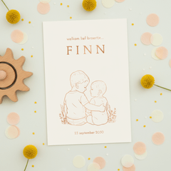 Lief geboortekaartje broer met arm om broertje – koperfolie