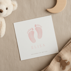 Lief geboortekaartje met roze waterverf baby voetjes