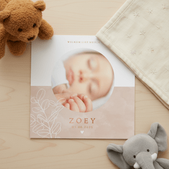 Lief geboortekaartje ronde foto plantje & hartje voor meisje