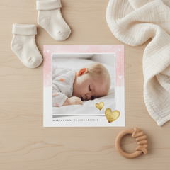 Lief geboortekaartje roze waterverf gouden hartjes