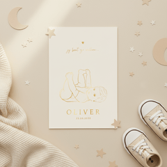 Lief geboortekaartje spelende baby – goudfolie