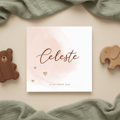 Lief roze watercolor brush geboortekaartje meisje hartjes