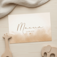  Minimalistisch geboortekaartje met waterverf en hartje