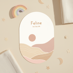 Modern geboortekaartje ovaal met landschap roze