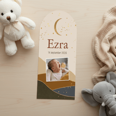 Stijlvol geboortekaartje boog bergen maan foto