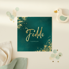 Stoere groene geboortekaartjes met goudfolie sterretjes