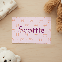 Trendy geboortekaartje met strikjes patroon