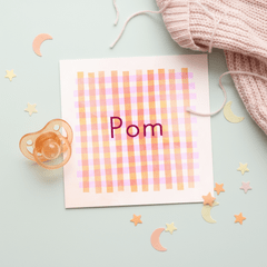 Zomers geboortekaartje voor een meisje met blokjespatroon