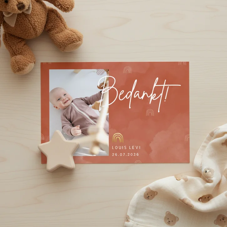 Bedankkaartje geboorte foto met wolkjes en regenboogje