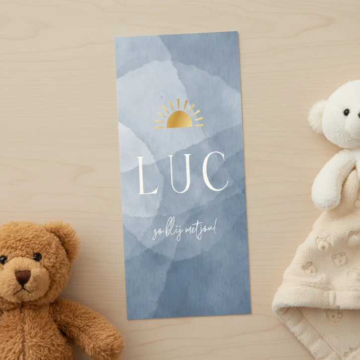 Geboortekaartje abstracte achtergrond blauw met zonnetje