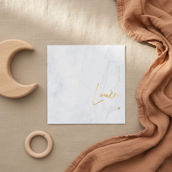 Geboortekaartje blauw marmer goud en hartje