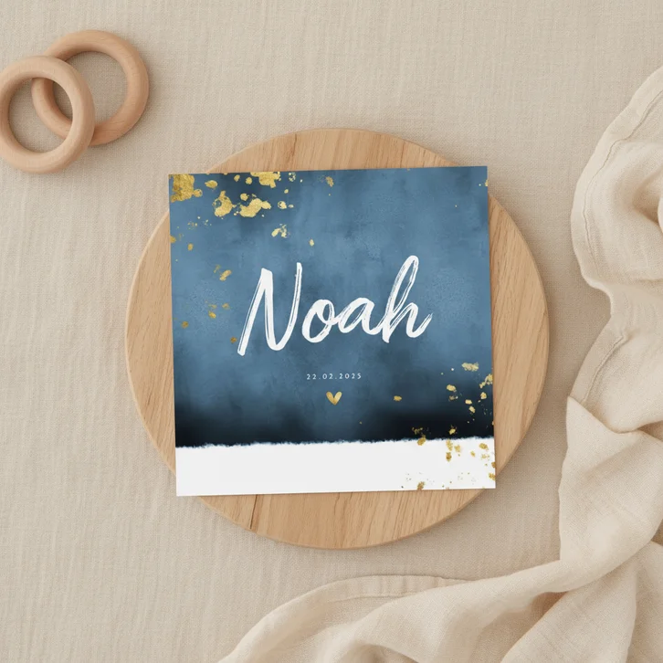 Geboortekaartje blauwe waterverf gouden spetters