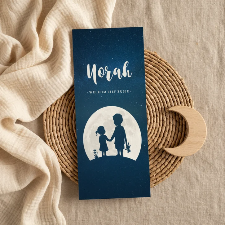 Geboortekaartje langwerpig silhouet broer met zusje in maan