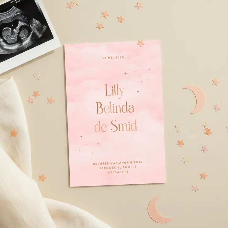 Geboortekaartje meisje met roze wolken en volledige naam